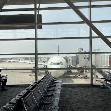 Smoking Area at Detroit Metropolitan Airport (DTW)