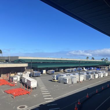 Smoking area at Kahului Airport (OGG)